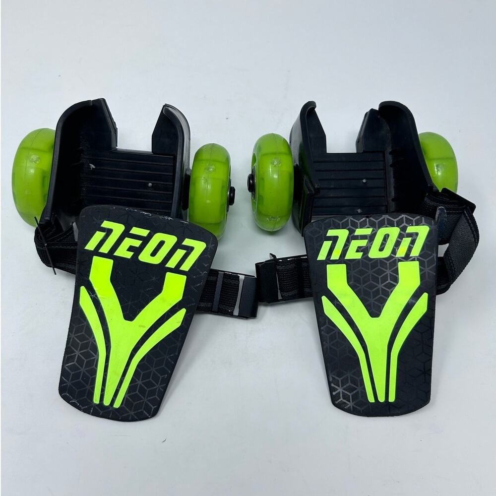 Neon Street Rollers Green Clip &‎ Go Light Up Heel Adjustable Shoe Skates Youth